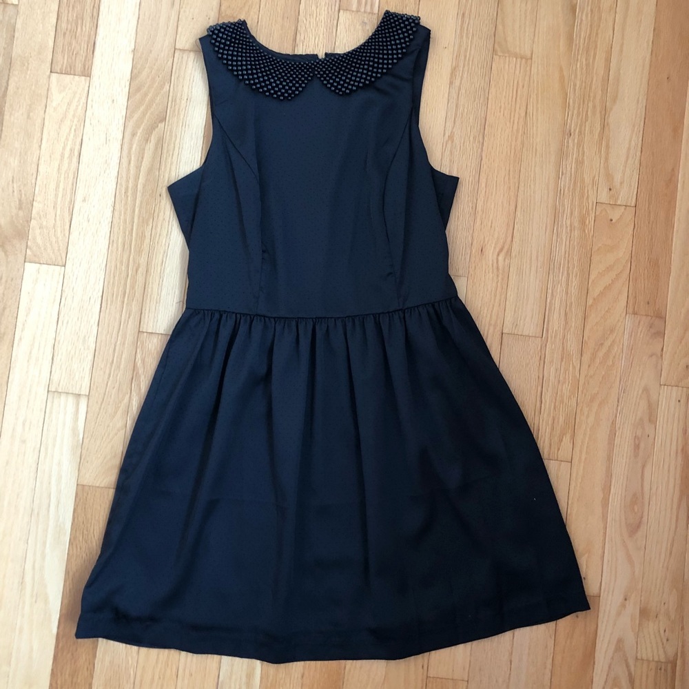 KENSIE black dress with beaded neckline 🖤 Large